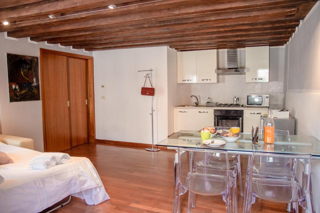 Appartamenti Superior In Via Garibaldi By Bricola Apartments Venezia Eksteriør bilde